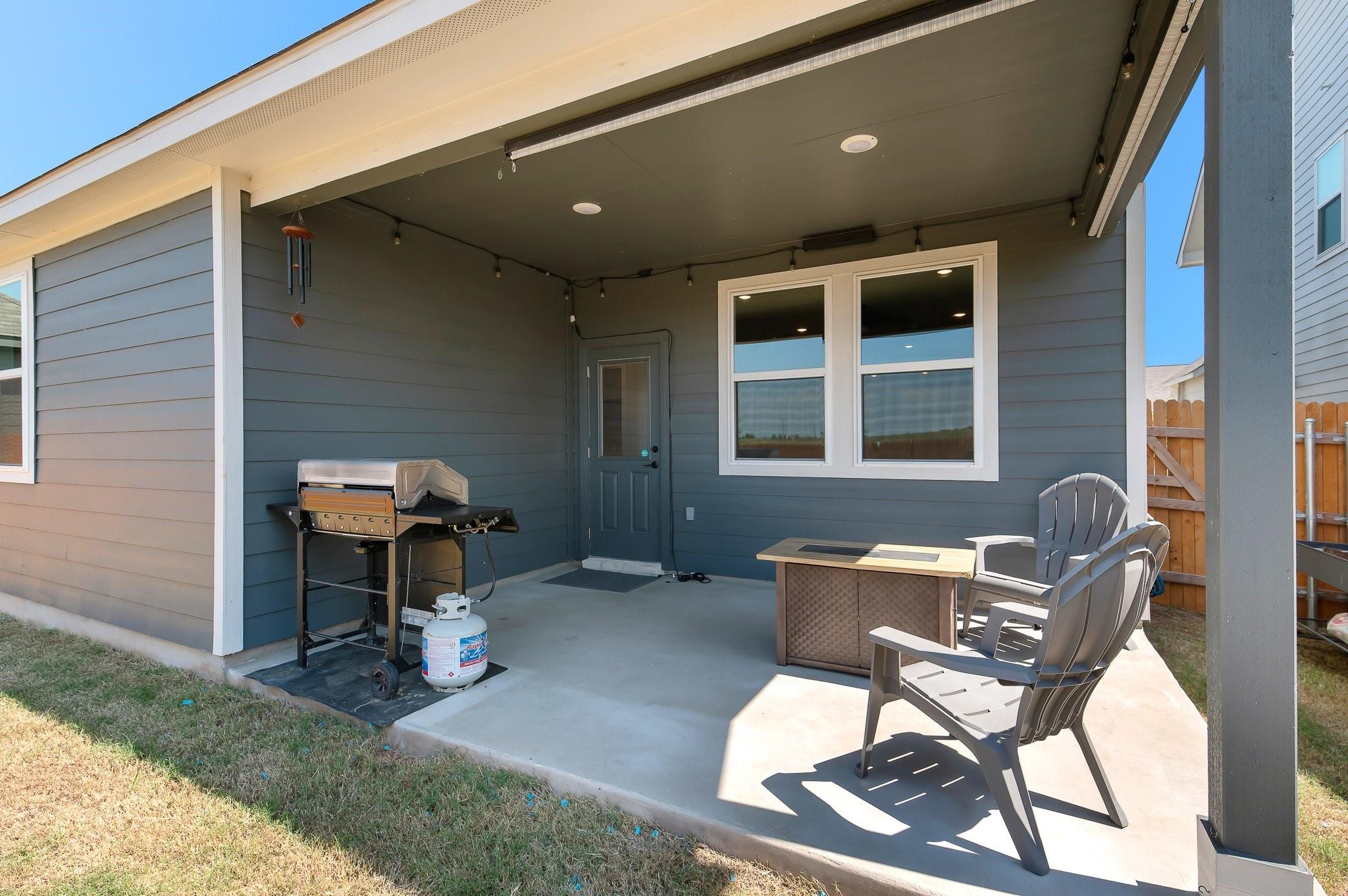 723 Gray Fox Loop Hutto TX 78634