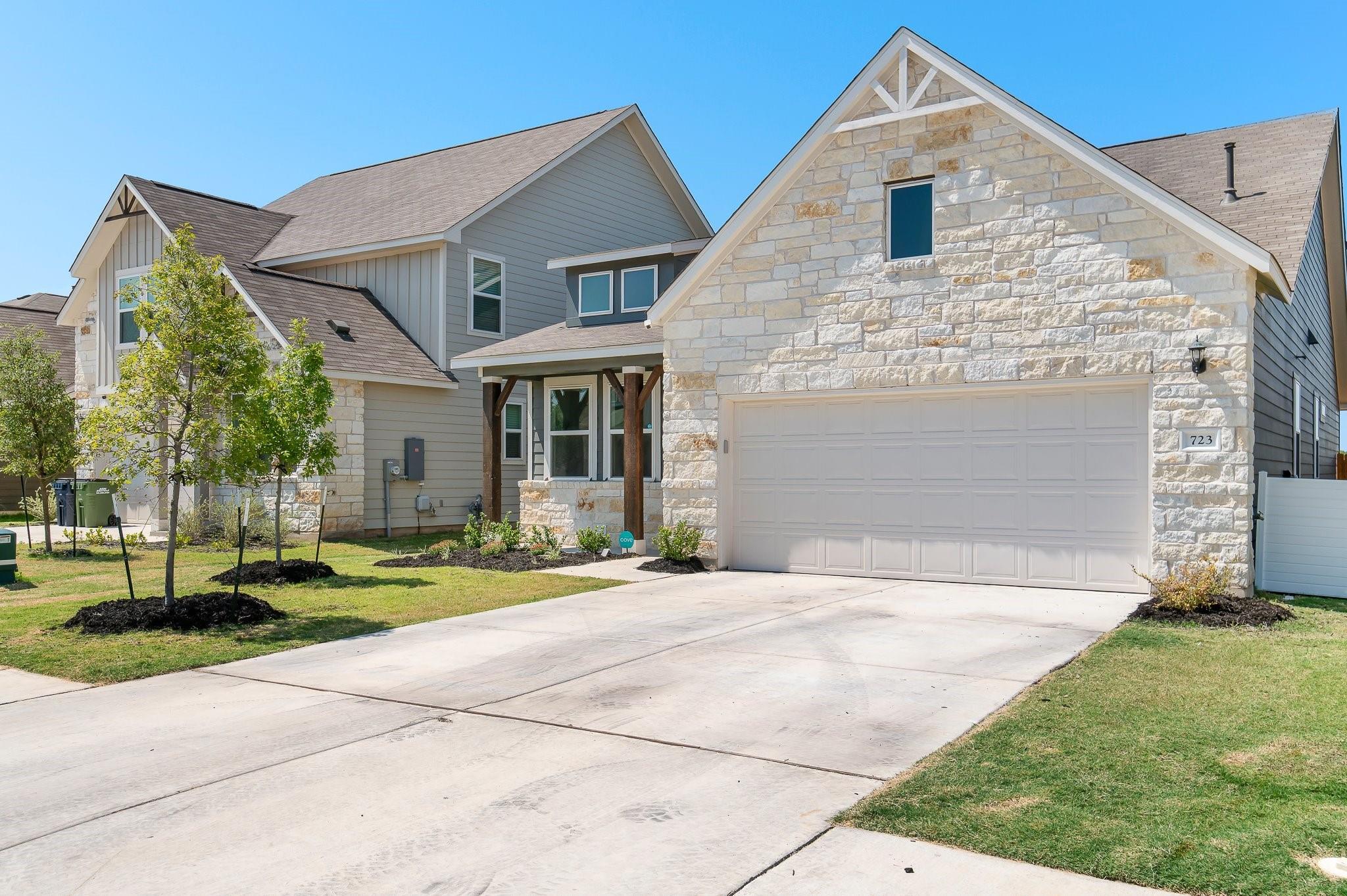 723 Gray Fox Loop Hutto TX 78634