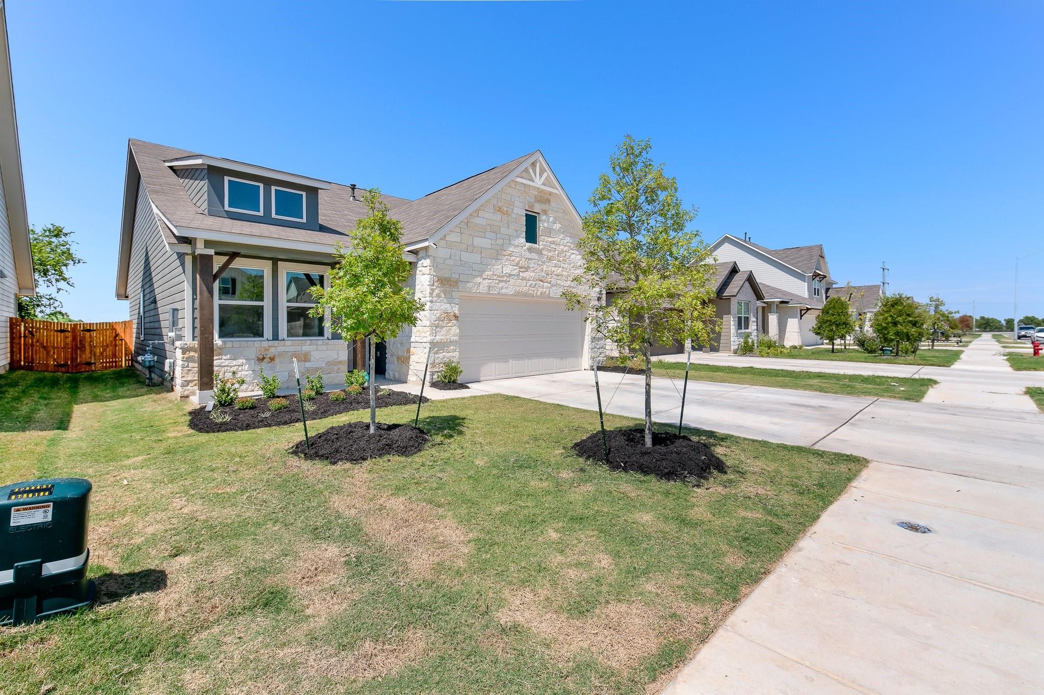 723 Gray Fox Loop Hutto TX 78634