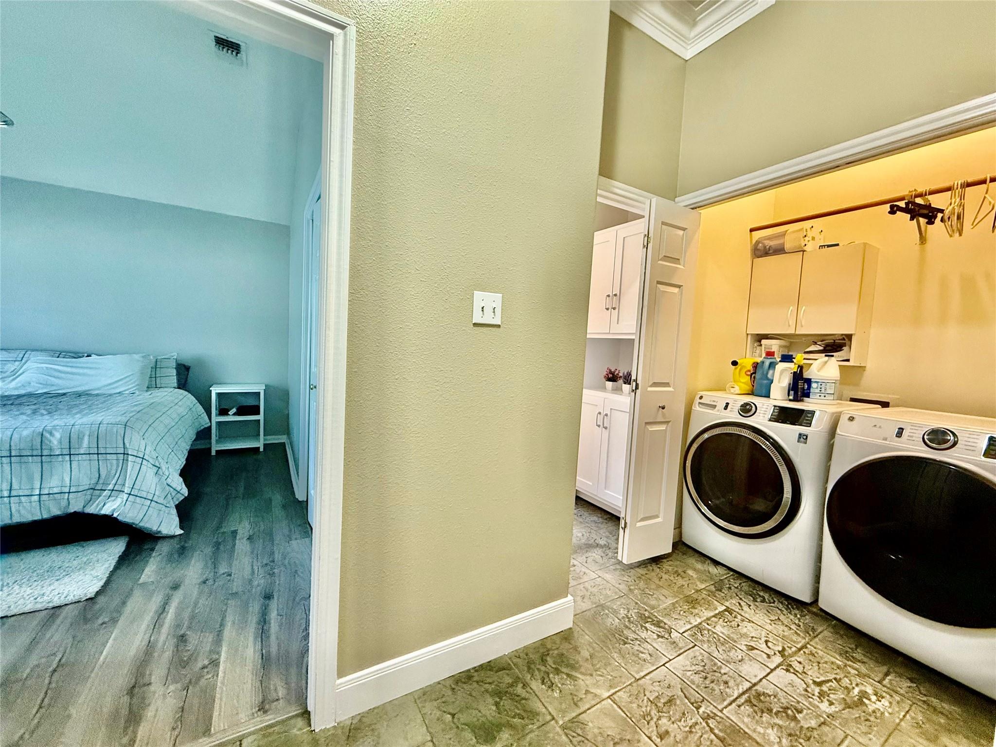 1127 Robin Road Elgin TX 78621