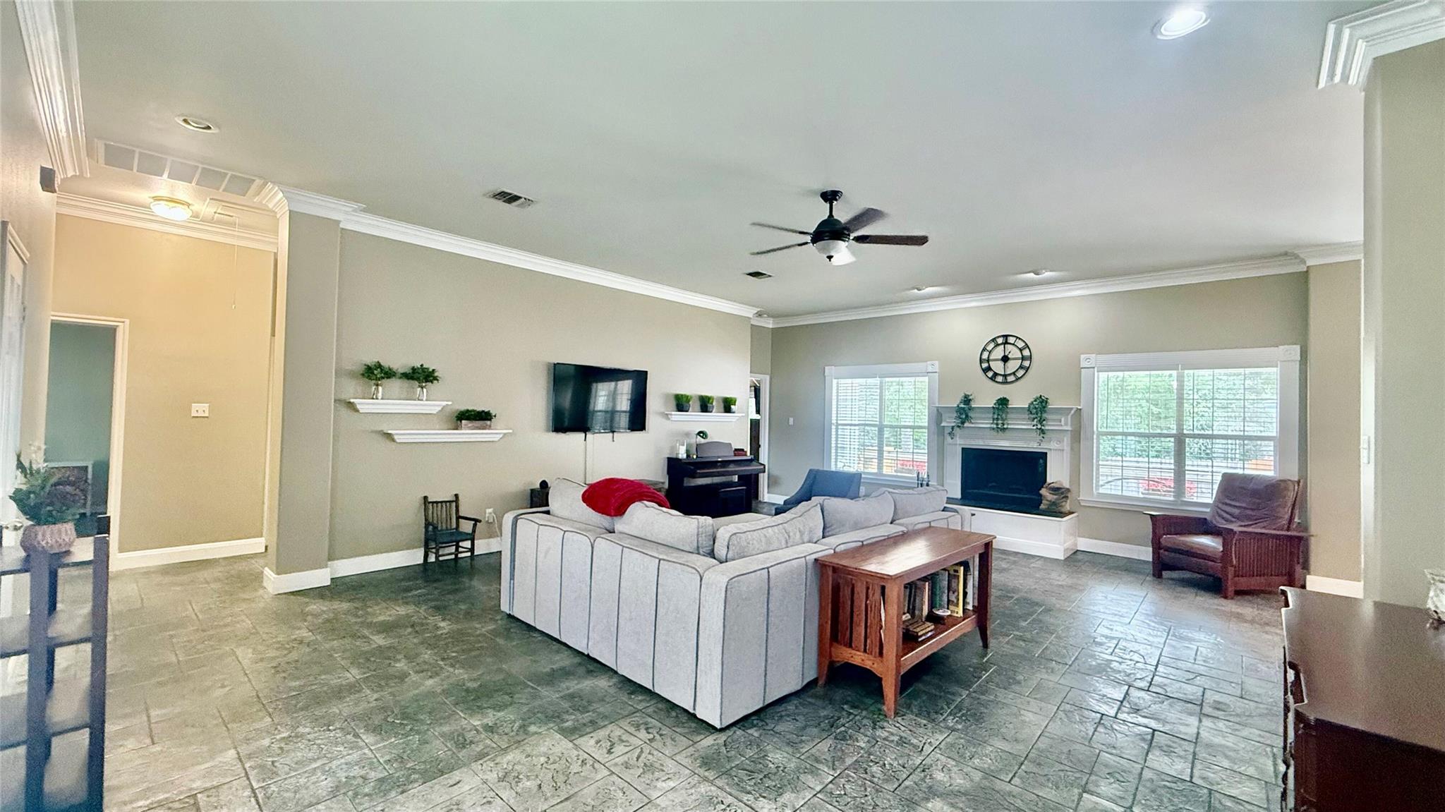 1127 Robin Road Elgin TX 78621