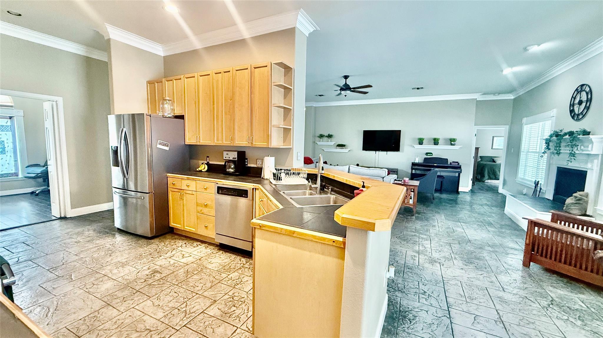 1127 Robin Road Elgin TX 78621