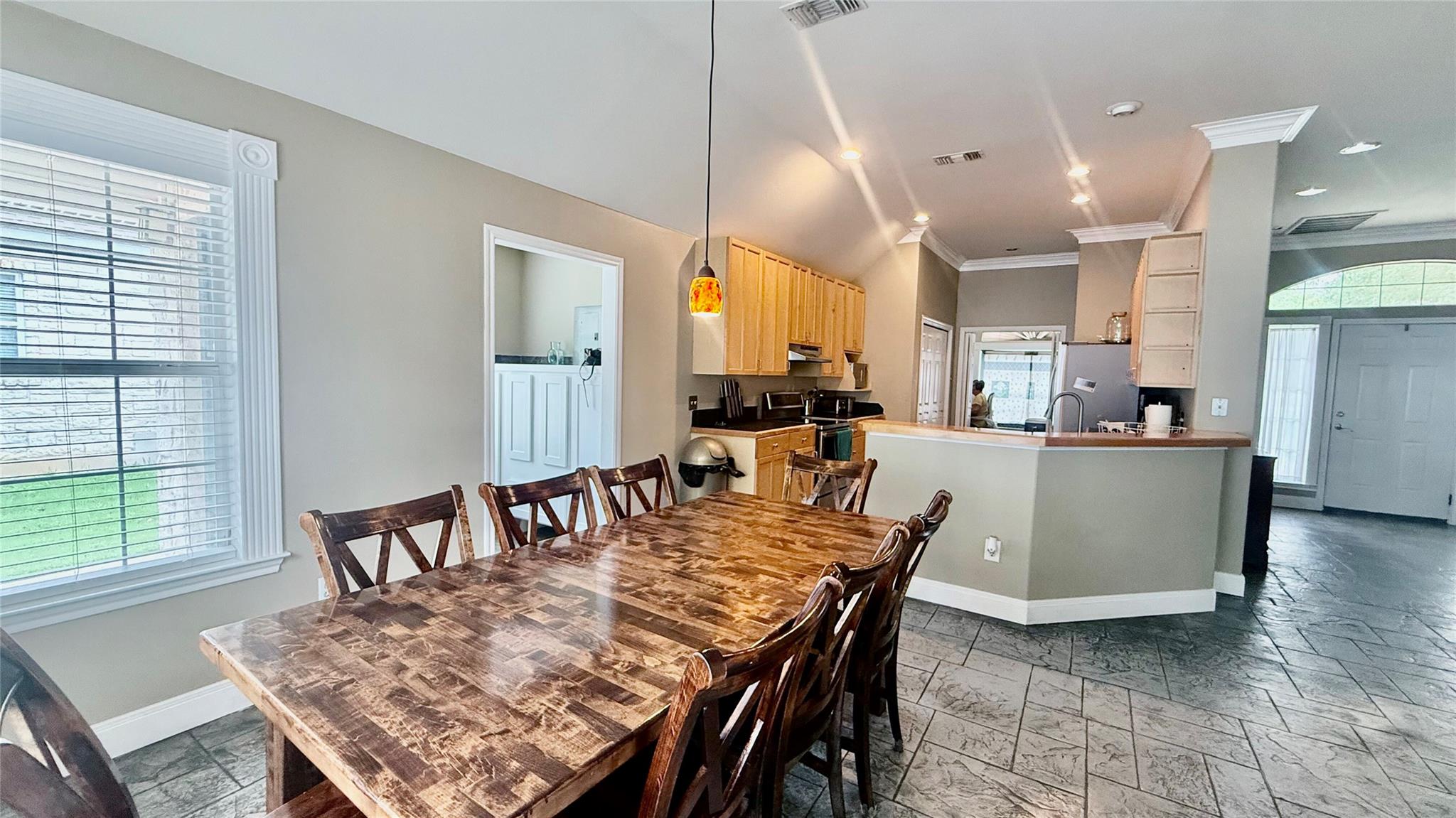 1127 Robin Road Elgin TX 78621