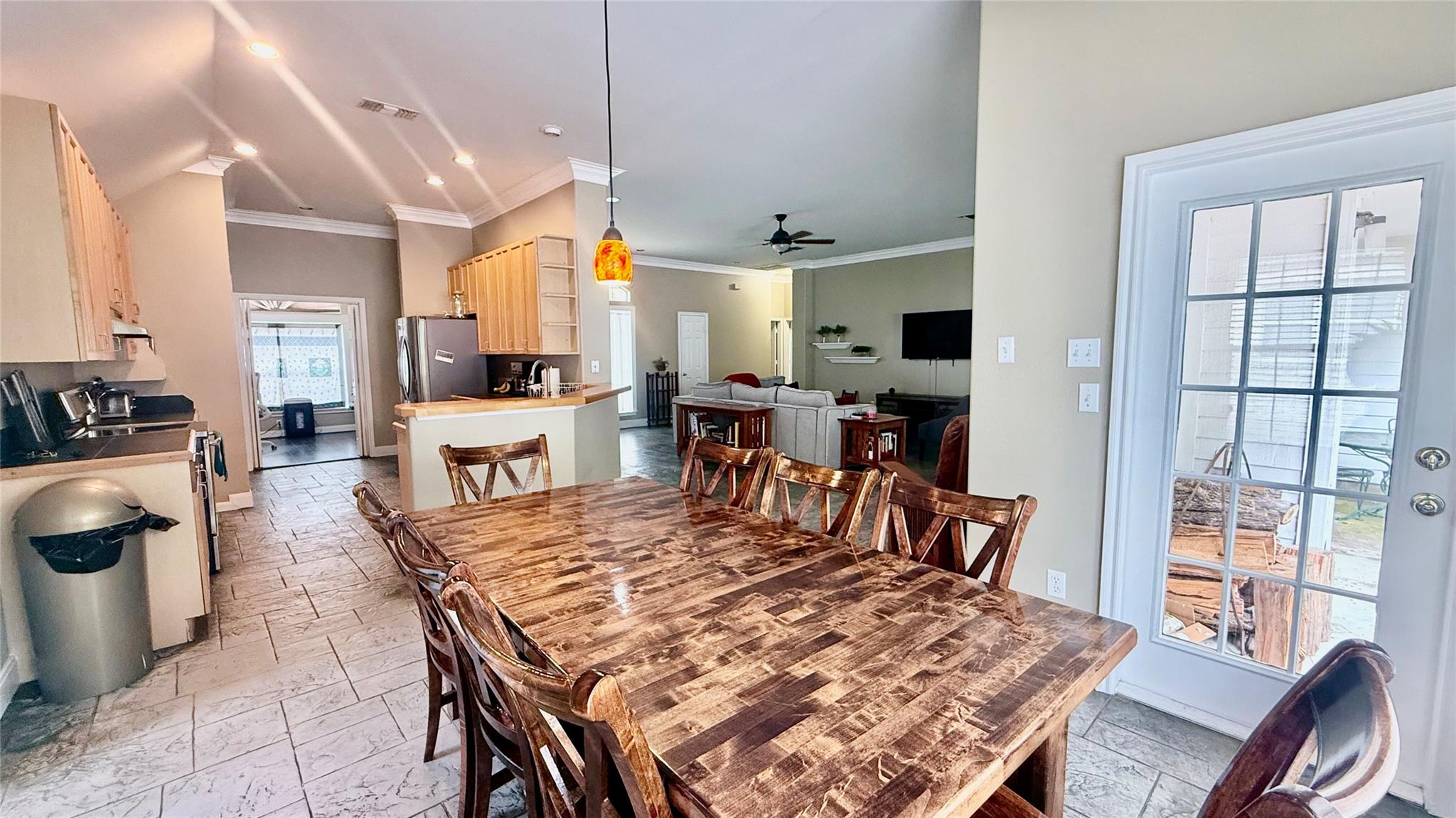 1127 Robin Road Elgin TX 78621