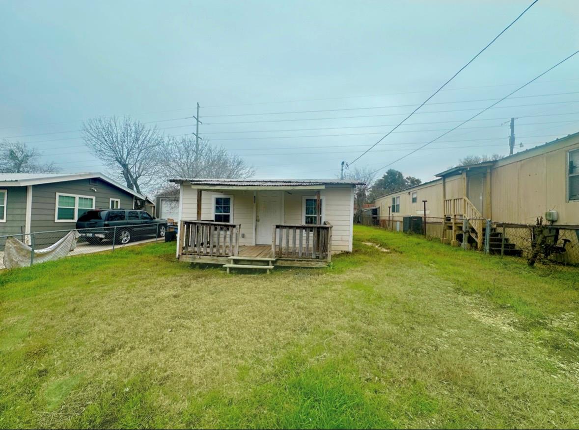 820 Chihuahua Street Lockhart TX 78644
