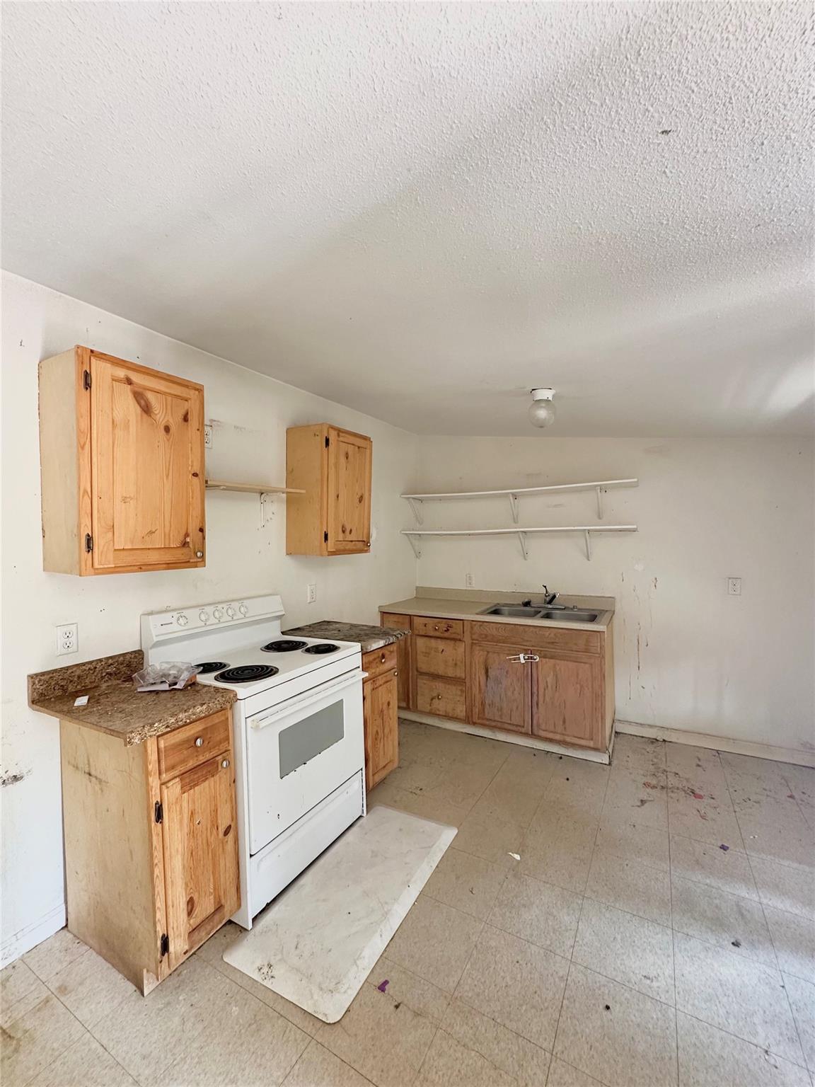 820 Chihuahua Street Lockhart TX 78644