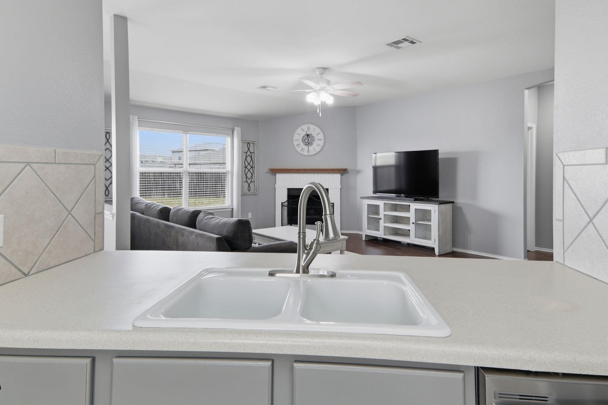 905 Lee Drive Leander TX 78641
