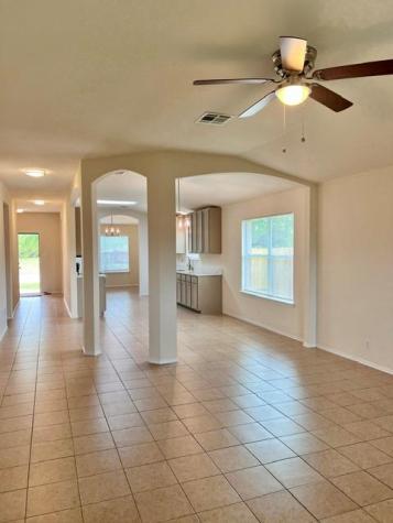 1005 W South Street Leander TX 78641