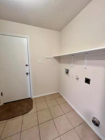 1005 W South Street Leander TX 78641