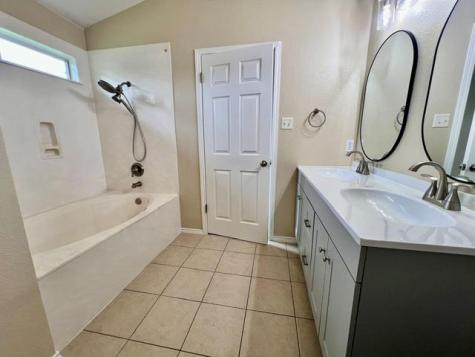 1005 W South Street Leander TX 78641