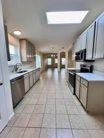 1005 W South Street Leander TX 78641