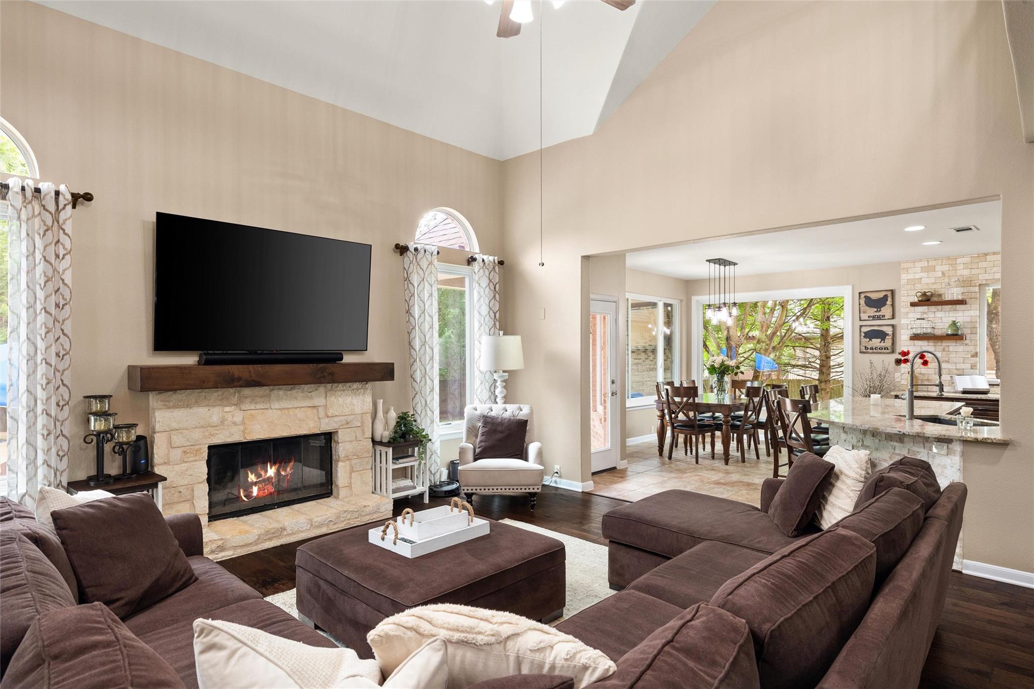 161 Daisy Path Austin TX 78737