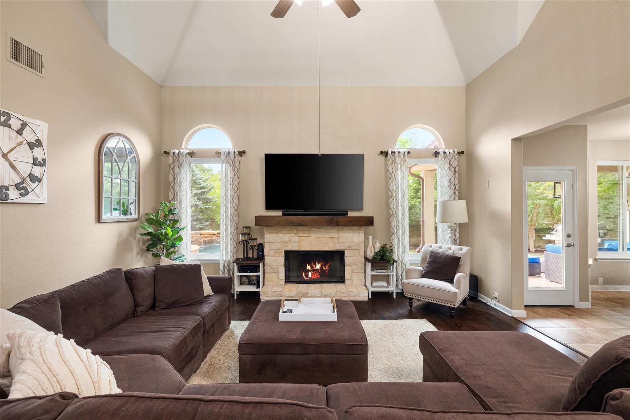 161 Daisy Path Austin TX 78737