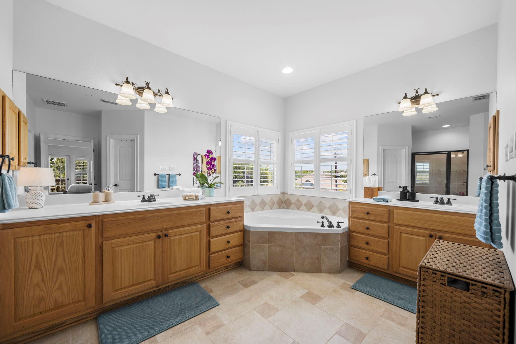 600 Lake Side Cove Georgetown TX 78628