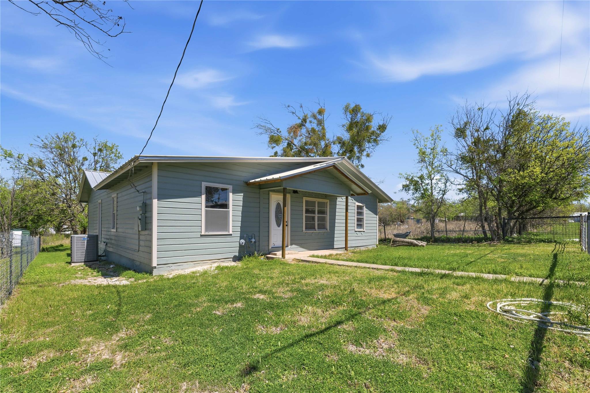 1604 5th Street Goldthwaite TX 76844