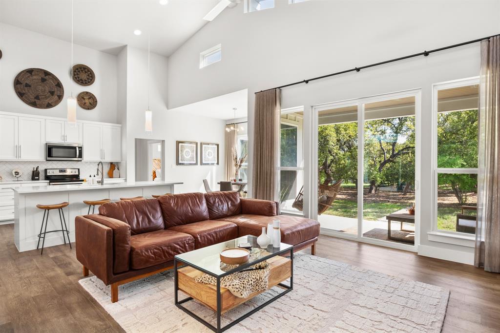 307 Bedford Drive Spicewood TX 78669