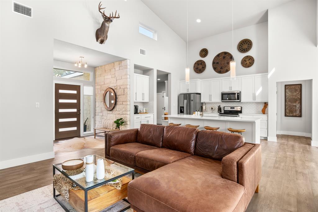 307 Bedford Drive Spicewood TX 78669