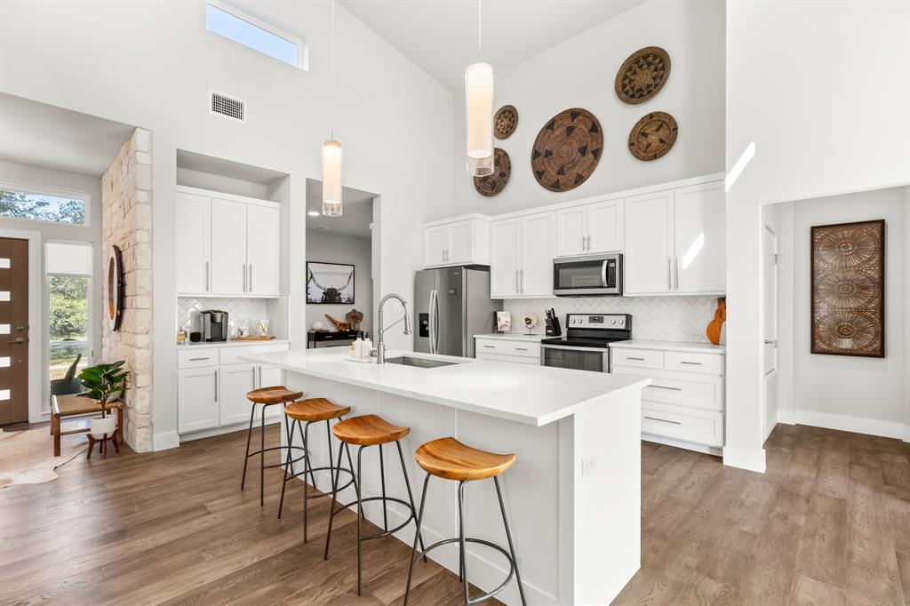 307 Bedford Drive Spicewood TX 78669