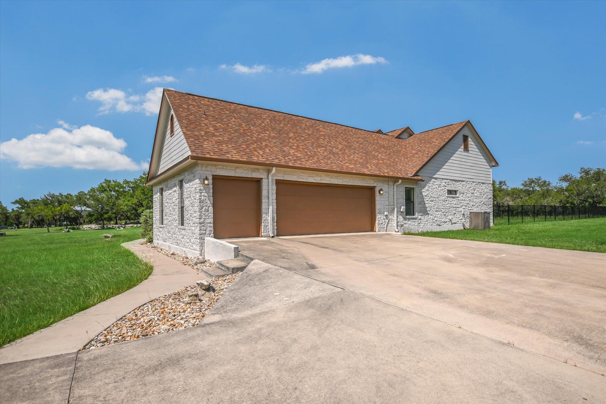 505 Vista View Trail Spicewood TX 78669