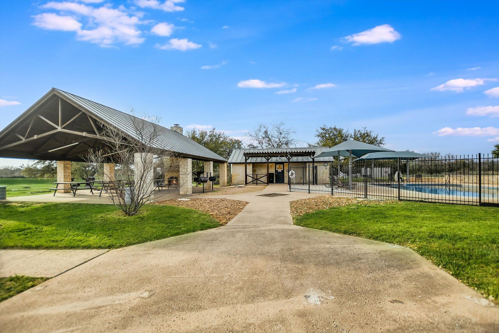 505 Vista View Trail Spicewood TX 78669