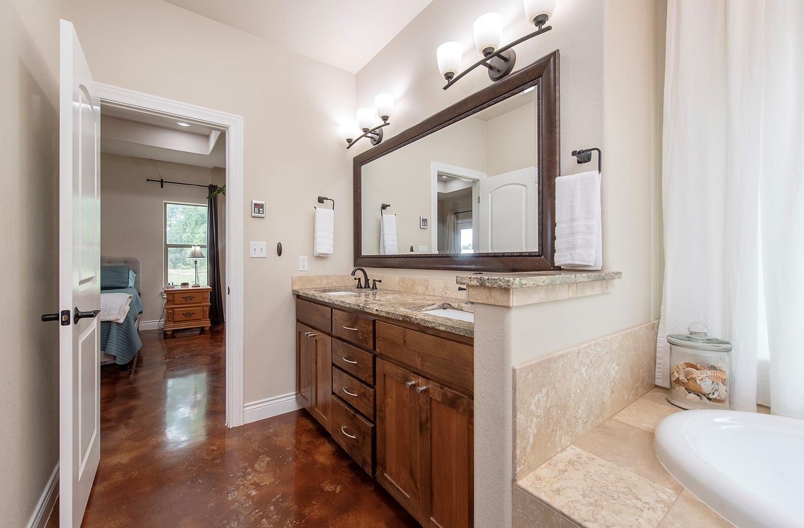 7075 Rr 1869 Liberty Hill TX 78642