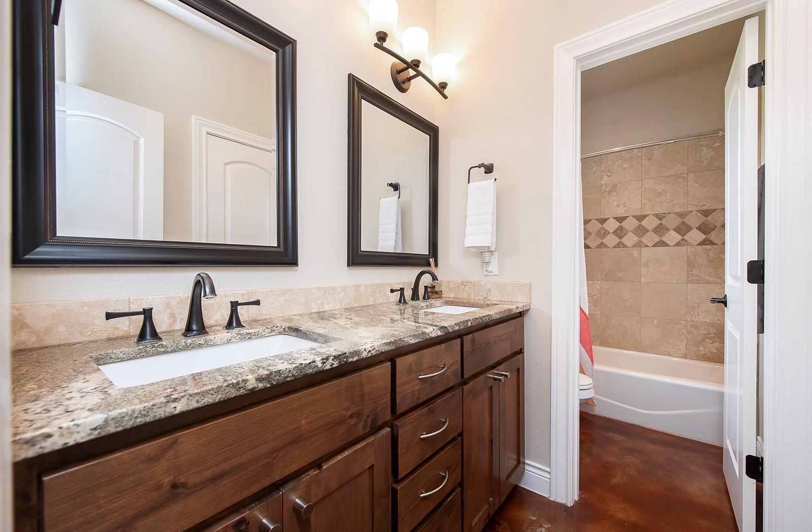 7075 Rr 1869 Liberty Hill TX 78642