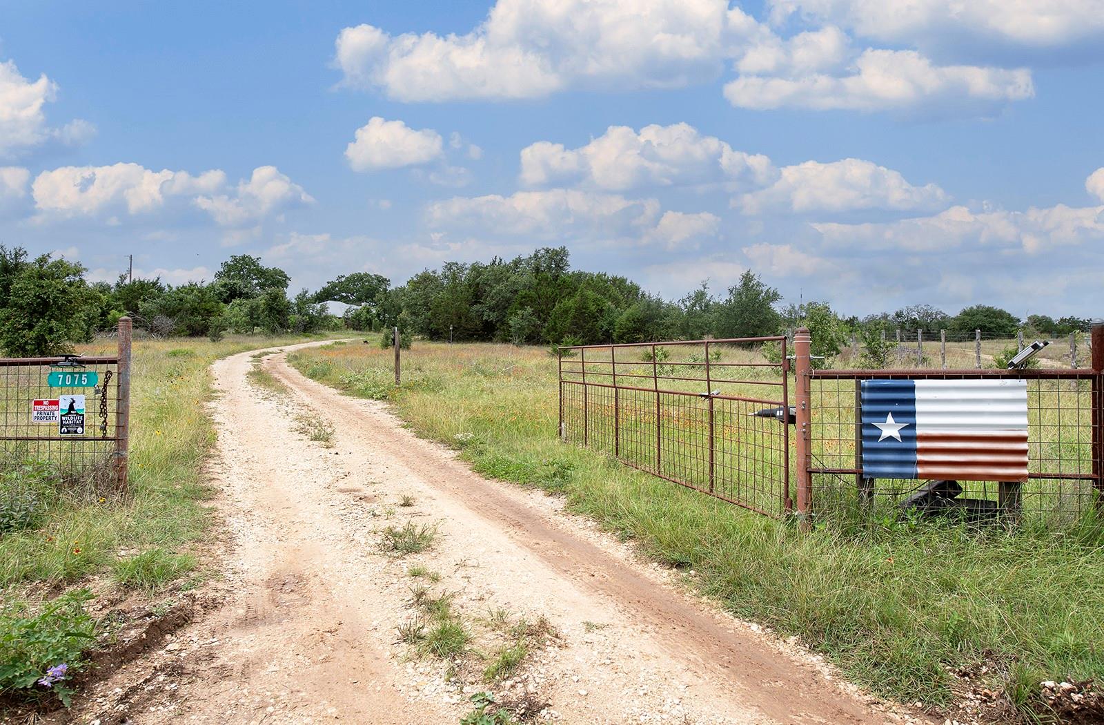 7075 Rr 1869 Liberty Hill TX 78642