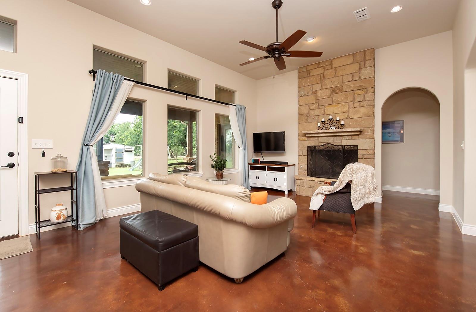 7075 Rr 1869 Liberty Hill TX 78642