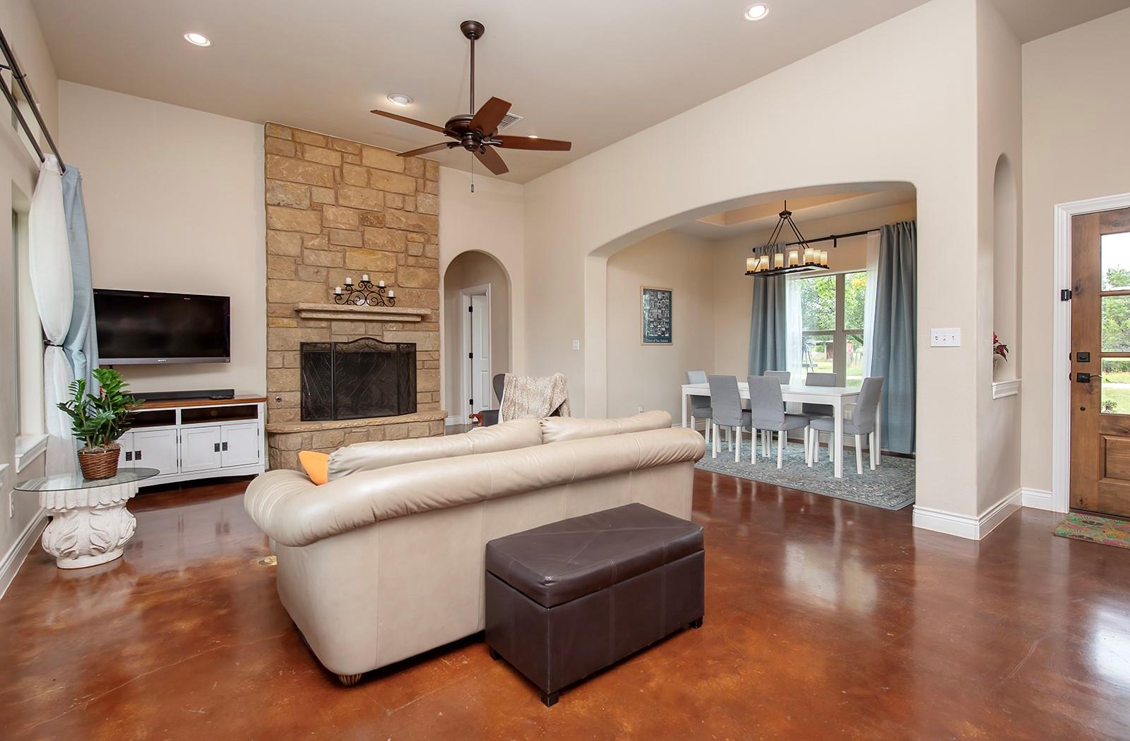 7075 Rr 1869 Liberty Hill TX 78642