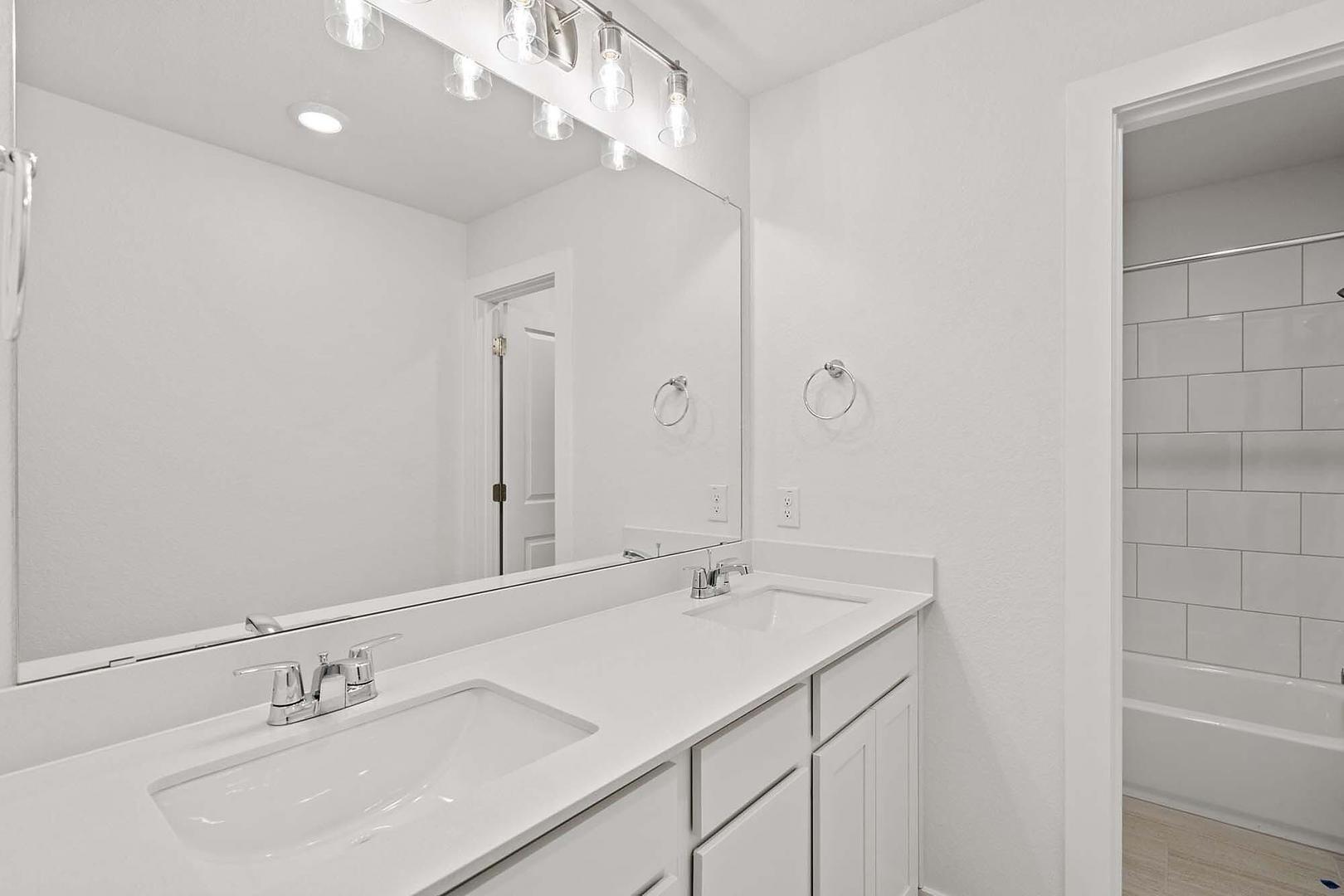 533 Bloomington Loop Hutto TX 78634
