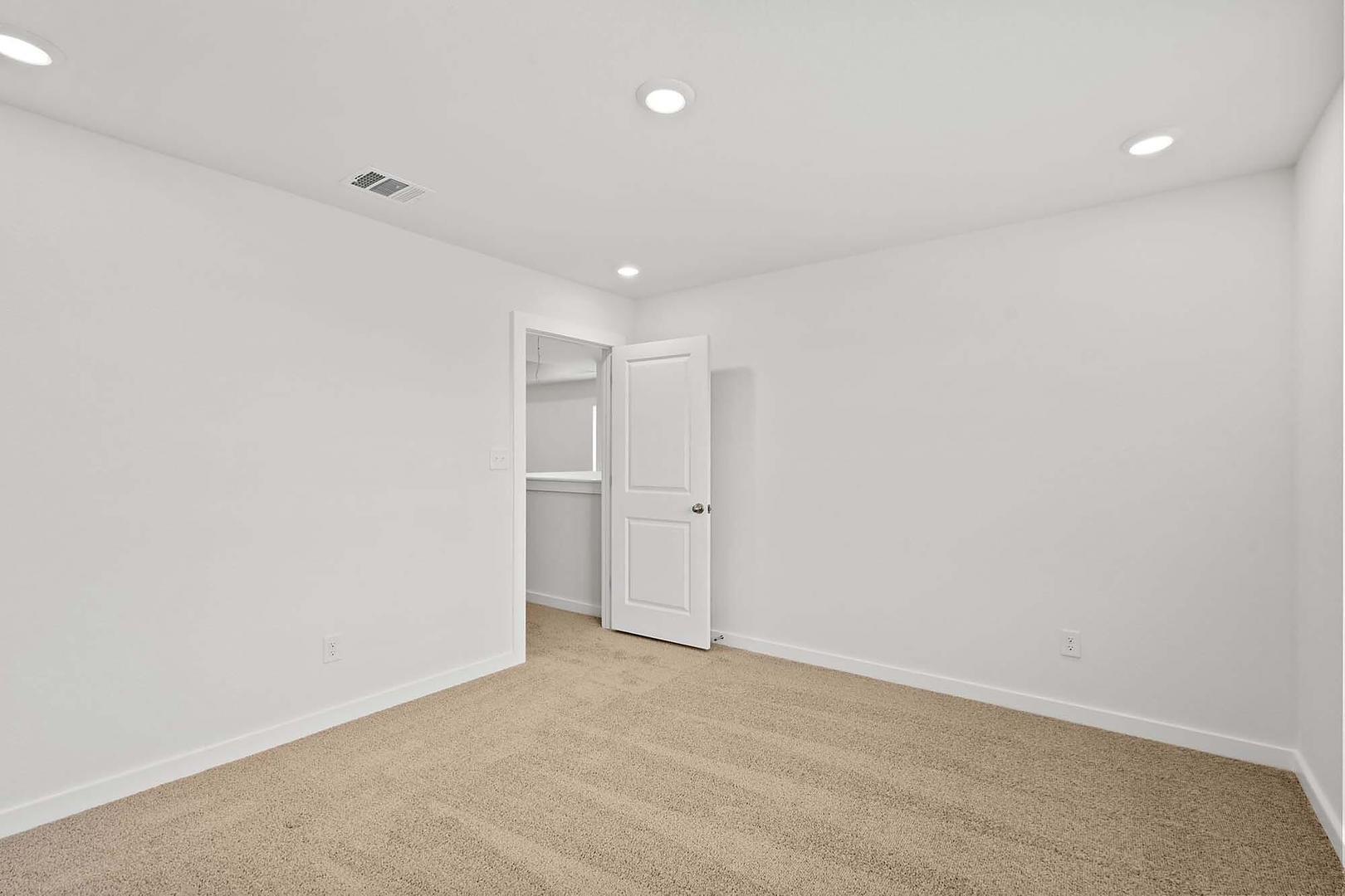 533 Bloomington Loop Hutto TX 78634
