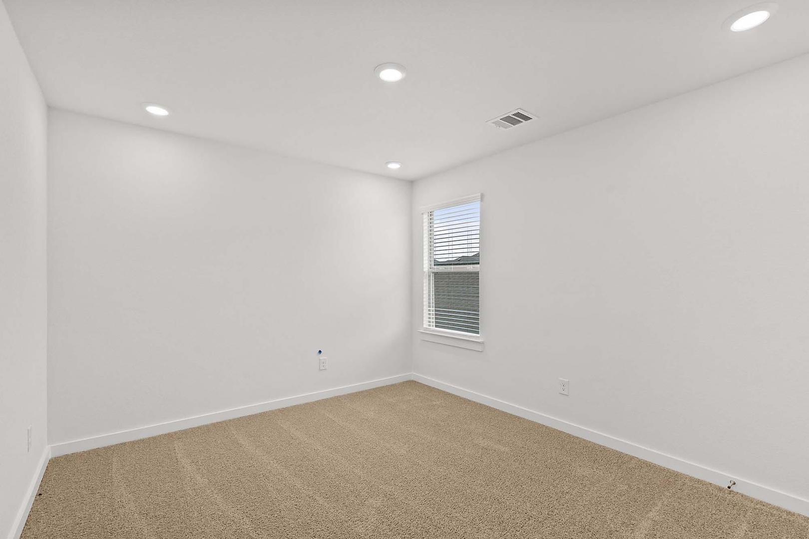 533 Bloomington Loop Hutto TX 78634