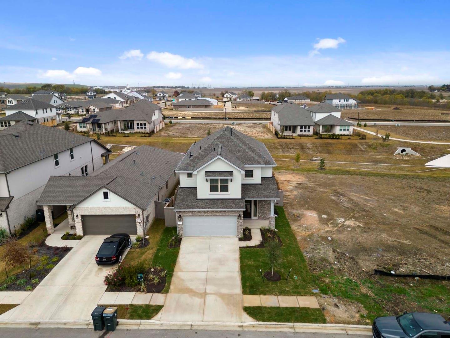 533 Bloomington Loop Hutto TX 78634