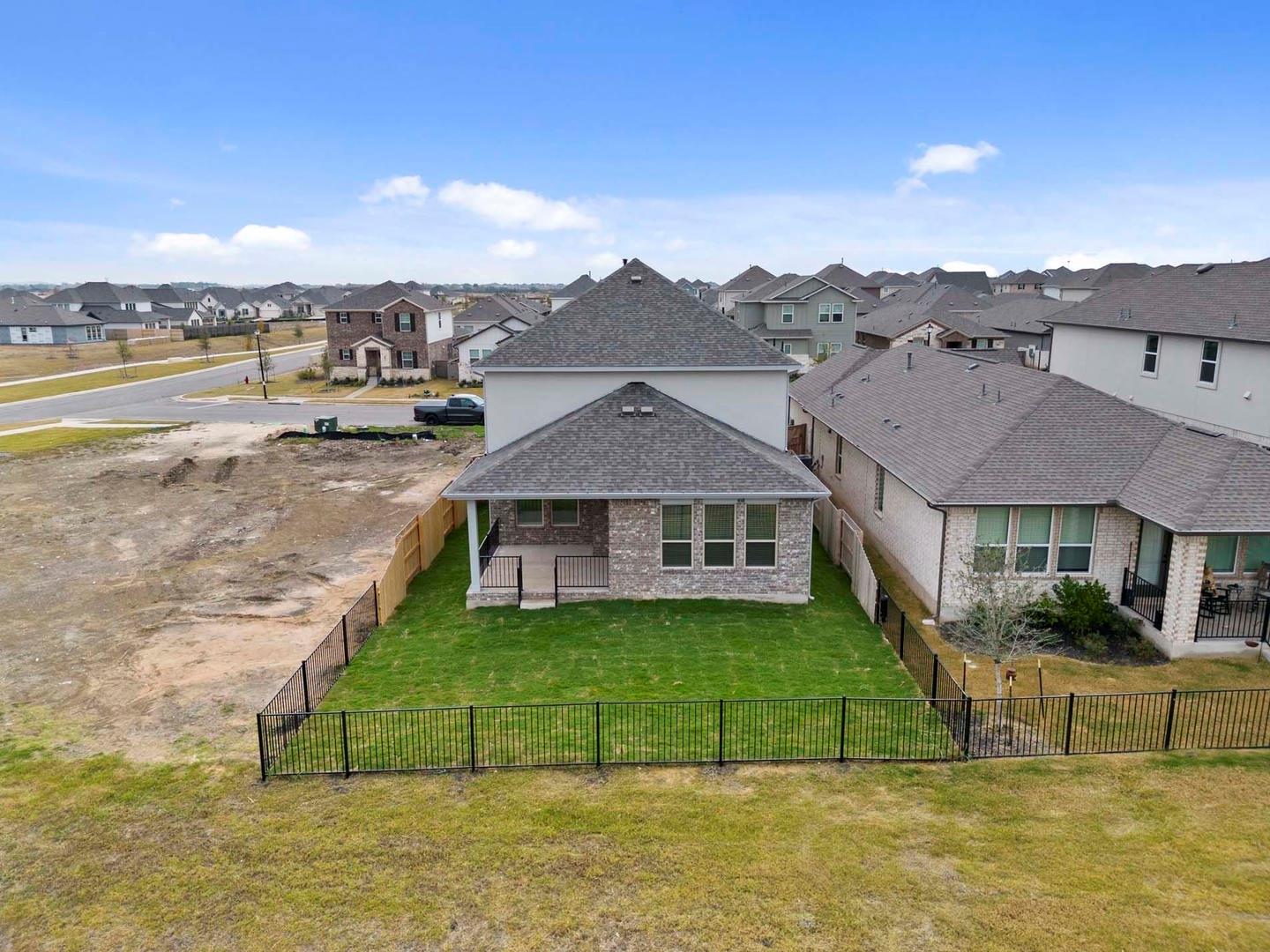 533 Bloomington Loop Hutto TX 78634