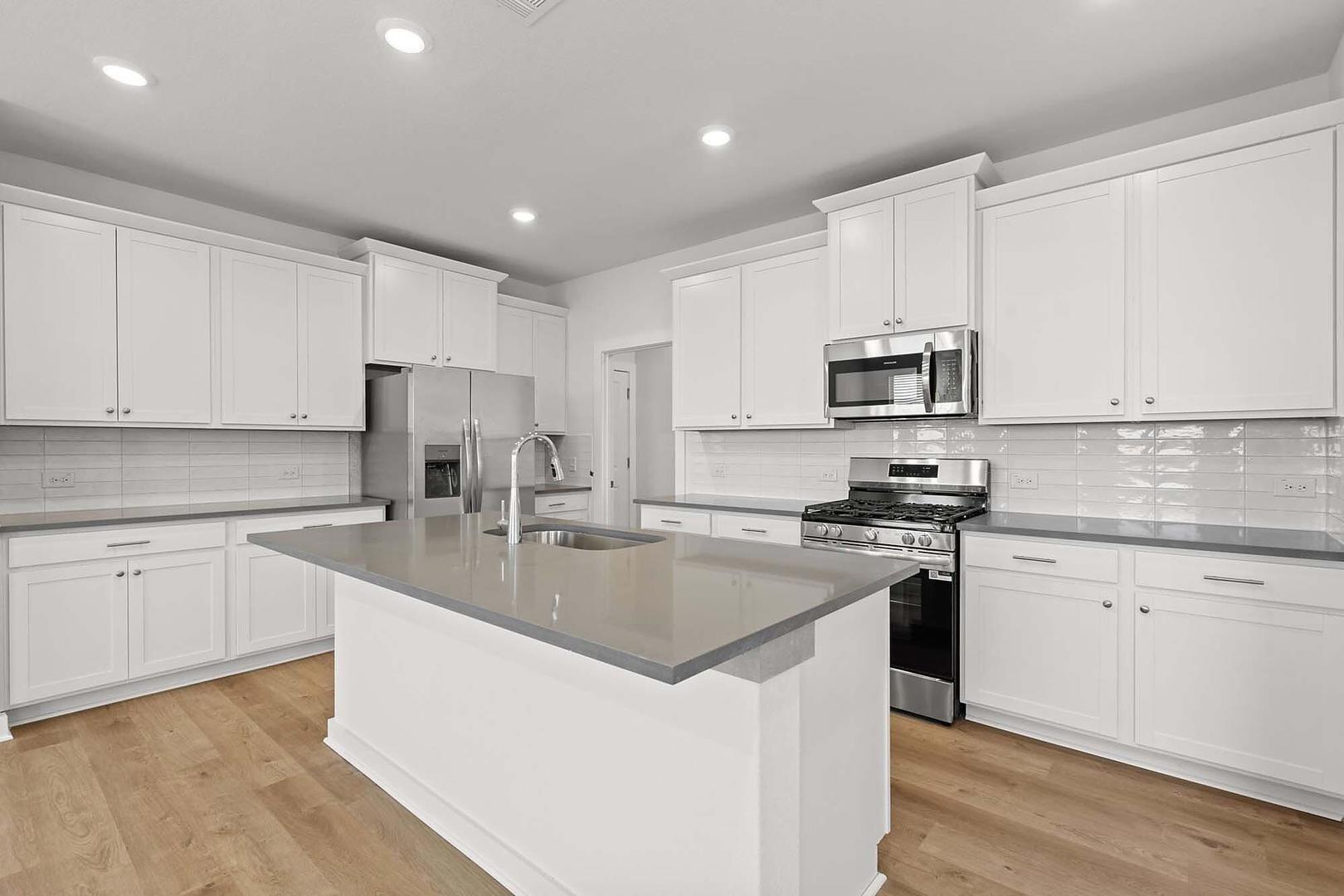 533 Bloomington Loop Hutto TX 78634