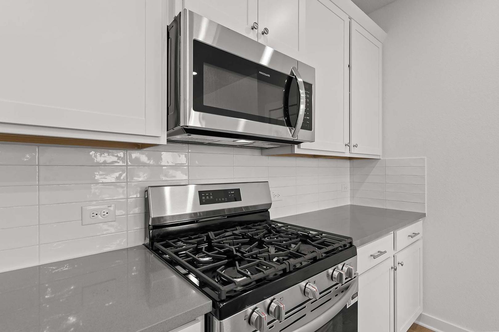 533 Bloomington Loop Hutto TX 78634