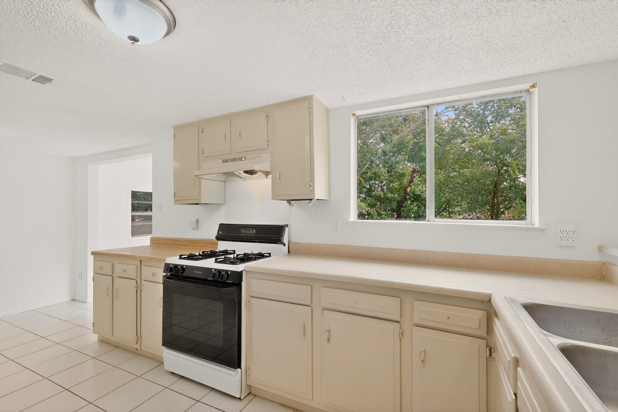 8211 Gallatin Drive Austin TX 78736