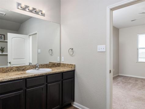 13712 Charles W Fairbanks Cove Manor TX 78653