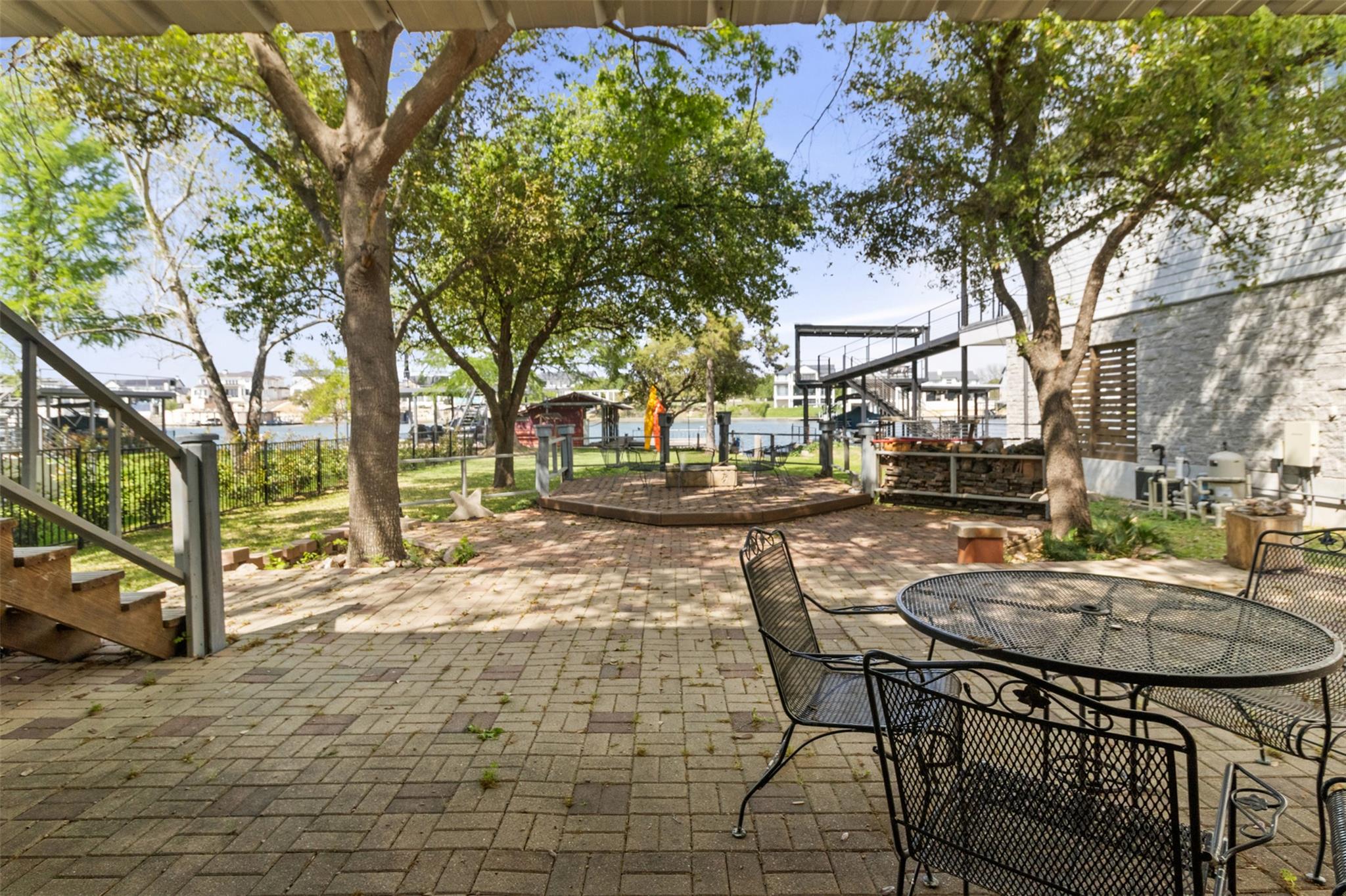 320 Harris Loop Kingsland TX 78639