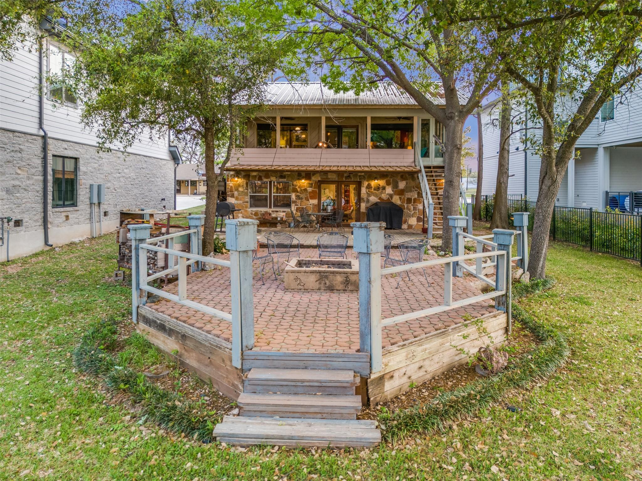 320 Harris Loop Kingsland TX 78639