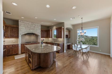 111 Sendera Bonita Lakeway TX 78734