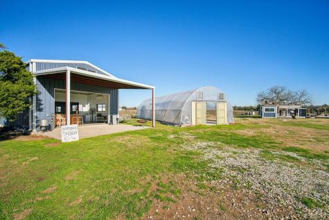 2200 Highway 21 E Paige TX 78659
