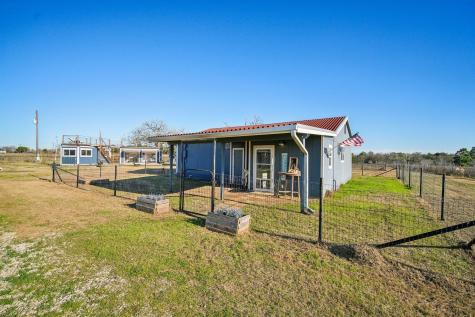 2200 Highway 21 E Paige TX 78659