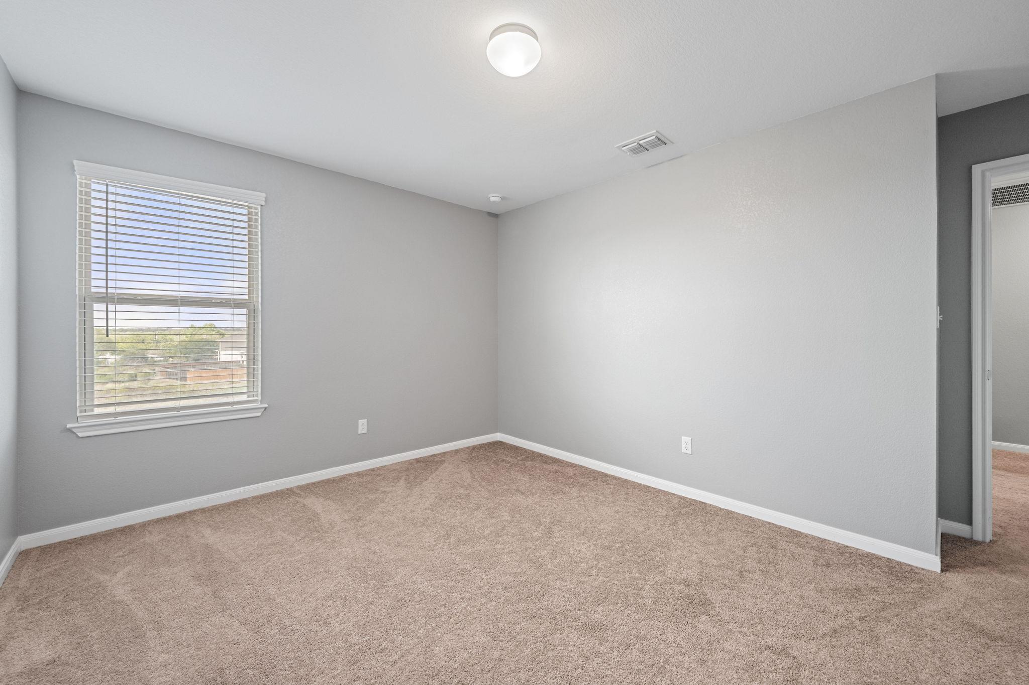 436 Spinnaker Loop Kyle TX 78640