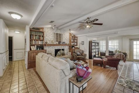 102 Lei Court Bastrop TX 78602
