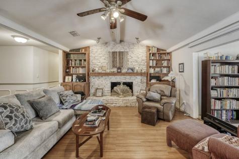 102 Lei Court Bastrop TX 78602
