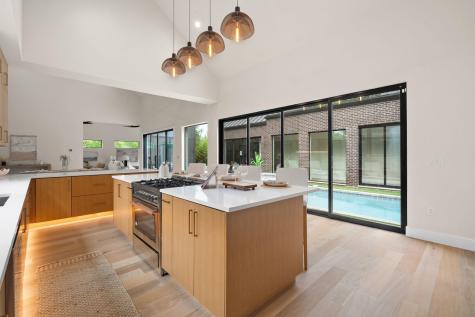 1910 Crooked Lane Austin TX 78741