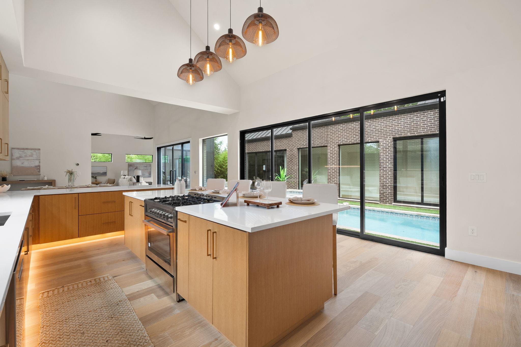 1910 Crooked Lane Austin TX 78741