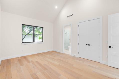 1910 Crooked Lane Austin TX 78741