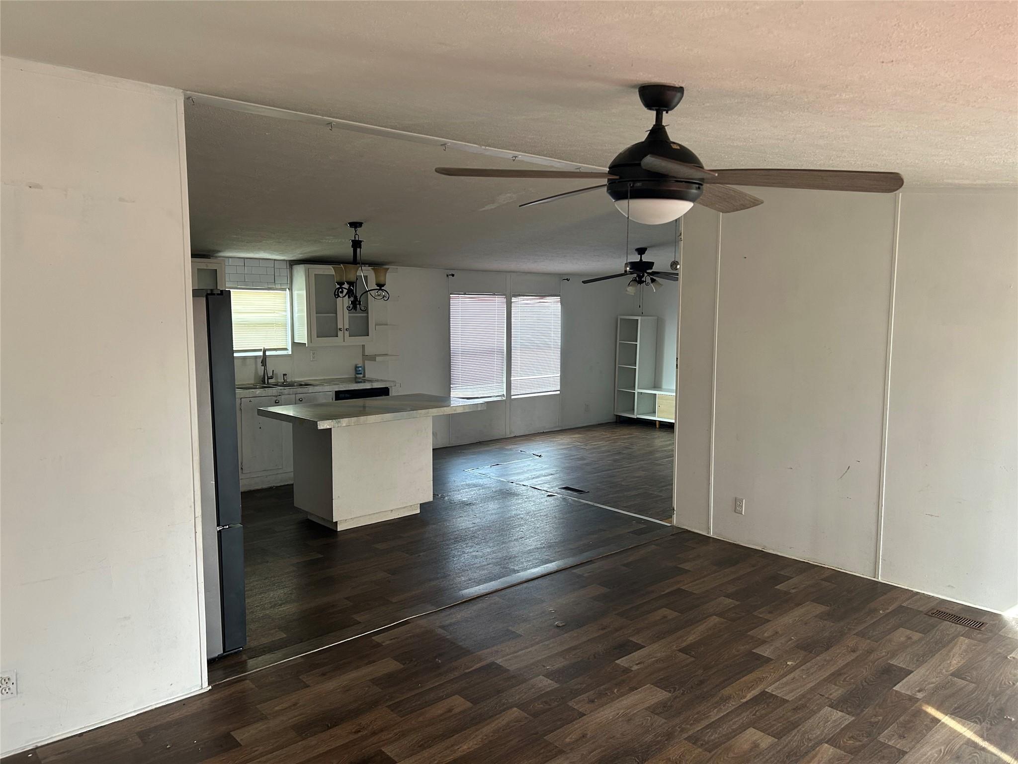 2902 Caldwell Lane Del Valle TX 78617